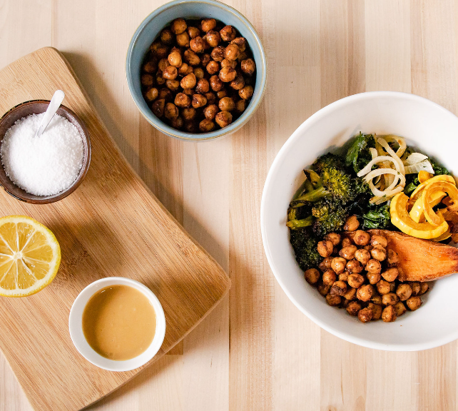 Spiced Chickpea Sweet Potato Buddha Bowl - Del's cooking twist